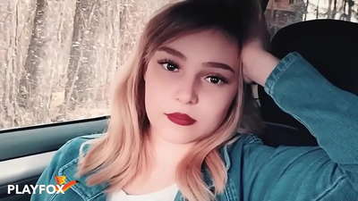 Sexy babe rinoyamwa nemufaro pakadhi redhisheni